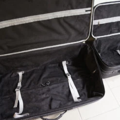 Aston Martin V8 Vantage Coupé Kofferset Hinterer Kofferraum 4-tlg. 9 Aston Martin V8 Vantage Coupé Kofferset Hinterer Kofferraum 4-tlg. -Ausgewählte Reisespeichergeschäfte 1048210 AstonMartinV8Vantage5