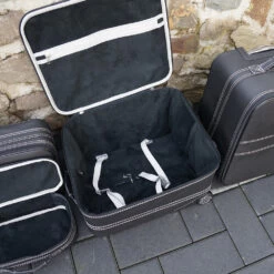 Aston Martin Vantage V8 Coupé 2018 + 2024 Kofferset Kofferraum 3-tlg. -Ausgewählte Reisespeichergeschäfte 1048215 1713