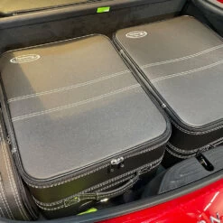 Aston Martin Vantage V8 Coupé 2018 + 2024 Kofferset Kofferraum 3-tlg. -Ausgewählte Reisespeichergeschäfte 1048215 1719