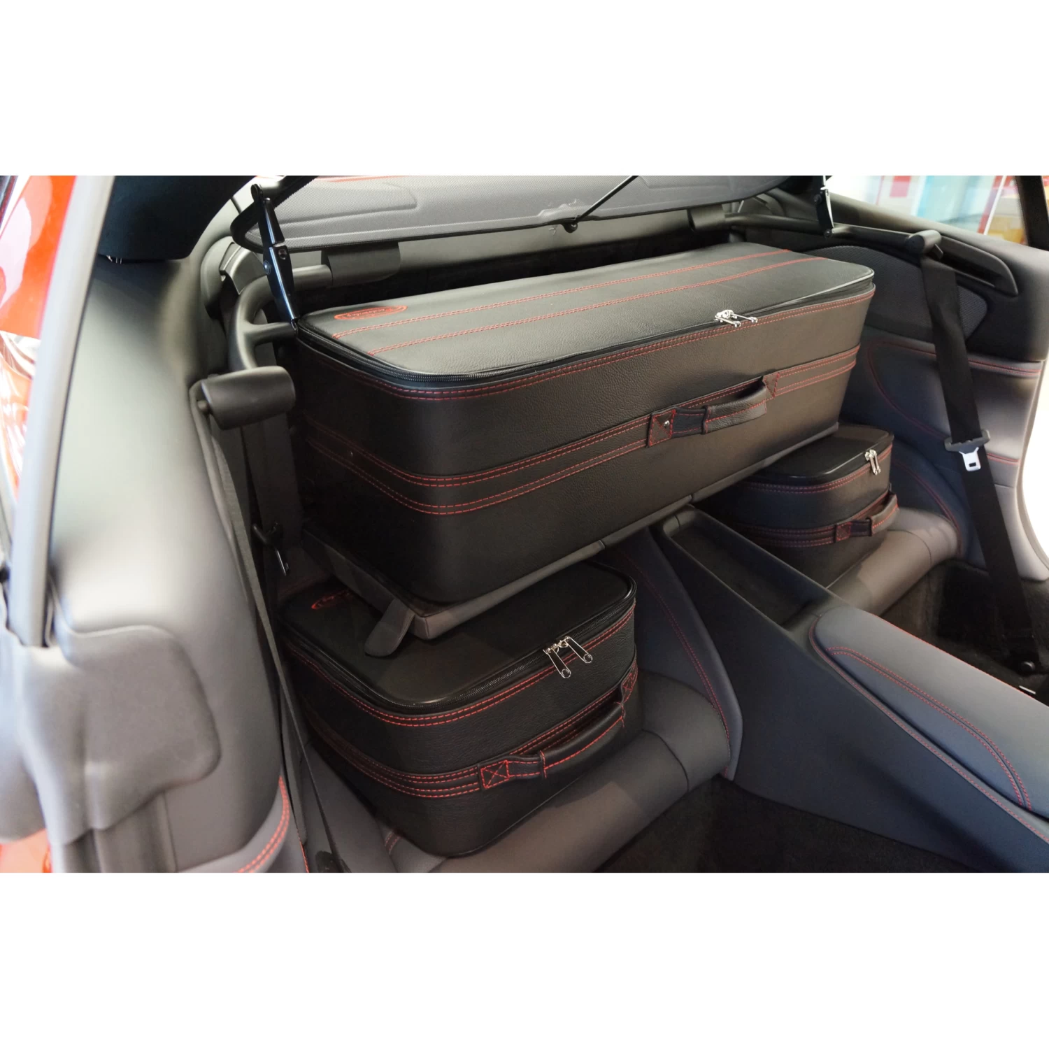 Ferrari Portofino (EU-Version) - 3-tlg. Kofferset Rückbank 2 Ferrari Portofino (EU-Version) - 3-tlg. Kofferset Rückbank – Bild 2