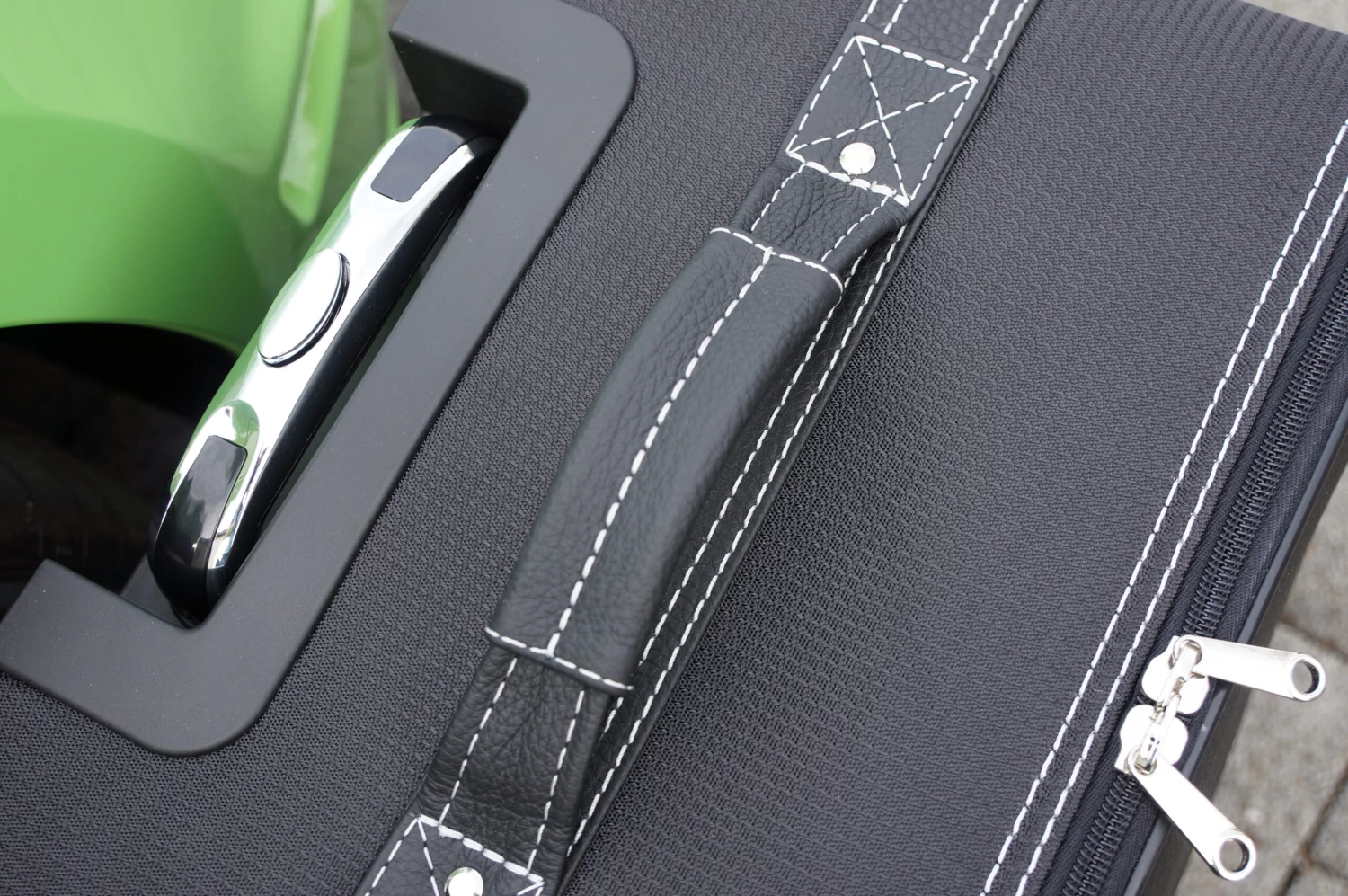 Ford Mustang V Cabrio 2005-2014 (EU-Version) - 2-tlg. Kofferset Kofferraum 5 Ford Mustang V Cabrio 2005-2014 (EU-Version) - 2-tlg. Kofferset Kofferraum – Bild 5