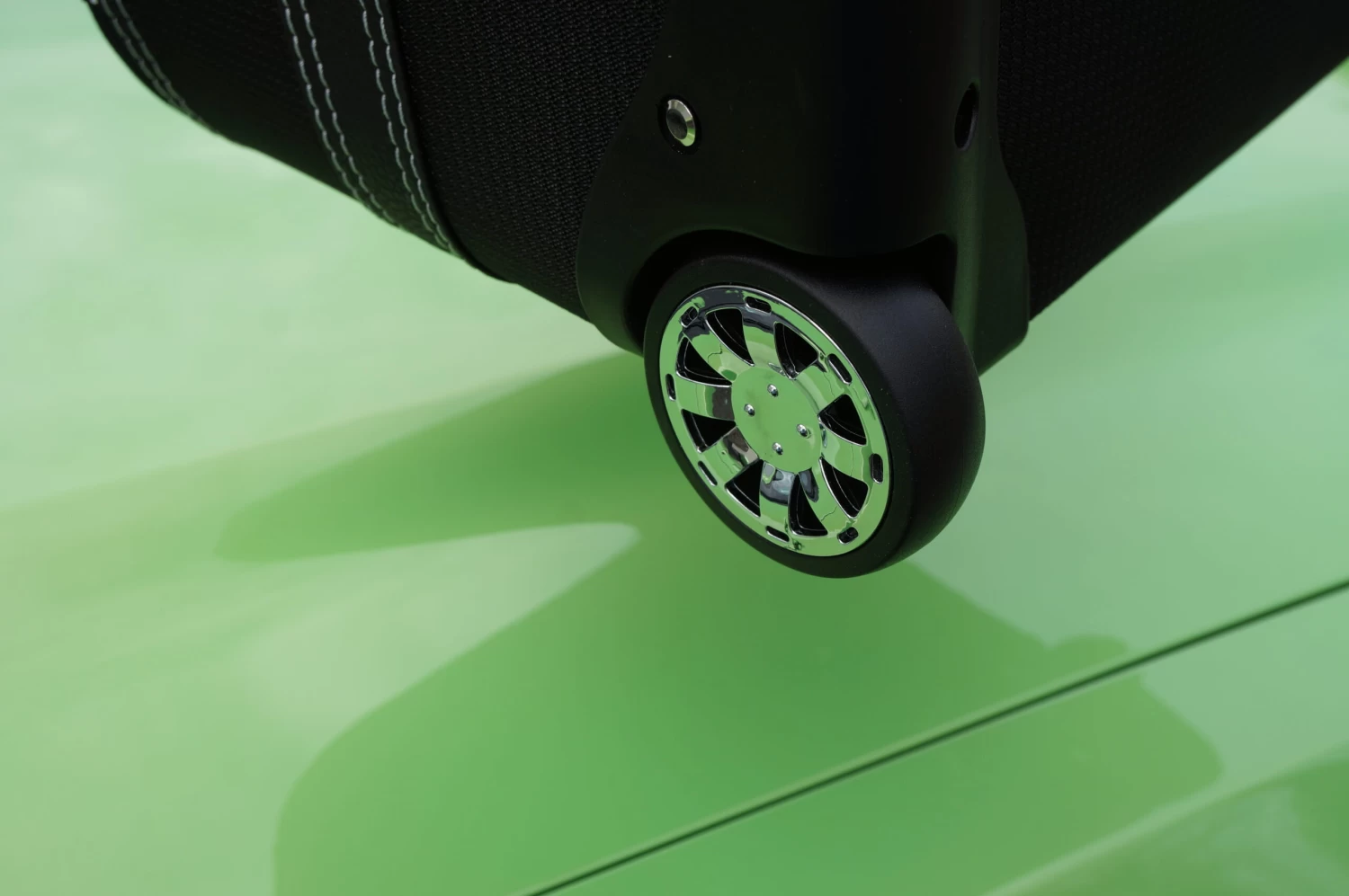 Ford Mustang V Cabrio 2005-2014 (EU-Version) - 2-tlg. Kofferset Kofferraum 8 Ford Mustang V Cabrio 2005-2014 (EU-Version) - 2-tlg. Kofferset Kofferraum – Bild 8