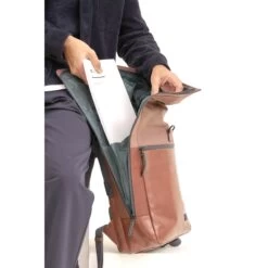 JOST MALMÖ Kurierrucksack - Cognac 16 JOST MALMÖ Kurierrucksack - Cognac -Ausgewählte Reisespeichergeschäfte 1051392 4506007 Malmoe 12