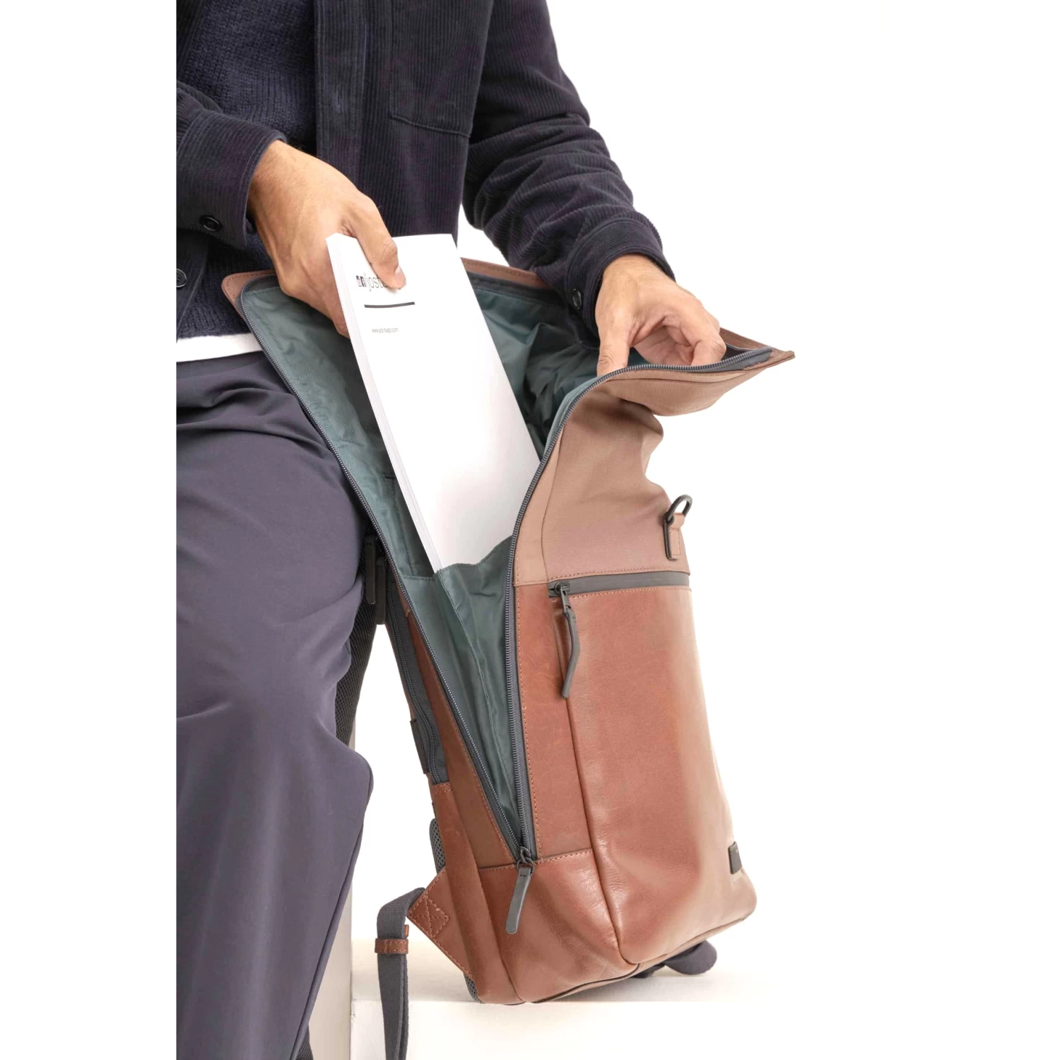 JOST MALMÖ Kurierrucksack - Cognac 7 JOST MALMÖ Kurierrucksack - Cognac – Bild 7