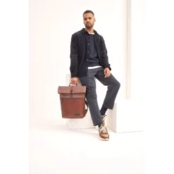 JOST MALMÖ Kurierrucksack - Cognac 18 JOST MALMÖ Kurierrucksack - Cognac -Ausgewählte Reisespeichergeschäfte 1051392 4506007 Malmoe 17