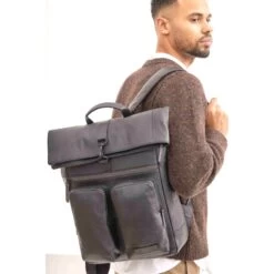 JOST STOCKHOLM Kurierrucksack Mit Fronttasche - Schwarz -Ausgewählte Reisespeichergeschäfte 1051438 4698001 Stockholm 12