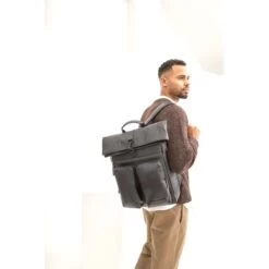 JOST STOCKHOLM Kurierrucksack Mit Fronttasche - Schwarz -Ausgewählte Reisespeichergeschäfte 1051438 4698001 Stockholm 13